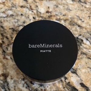 bareMinerals Matte Foundation (Light Beige 09)